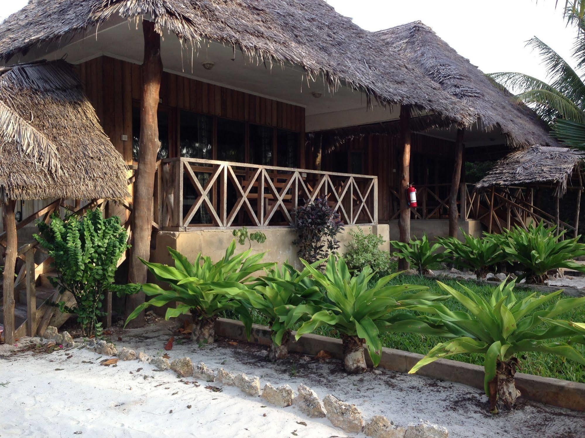 The Cove Hotell Paje Exteriör bild