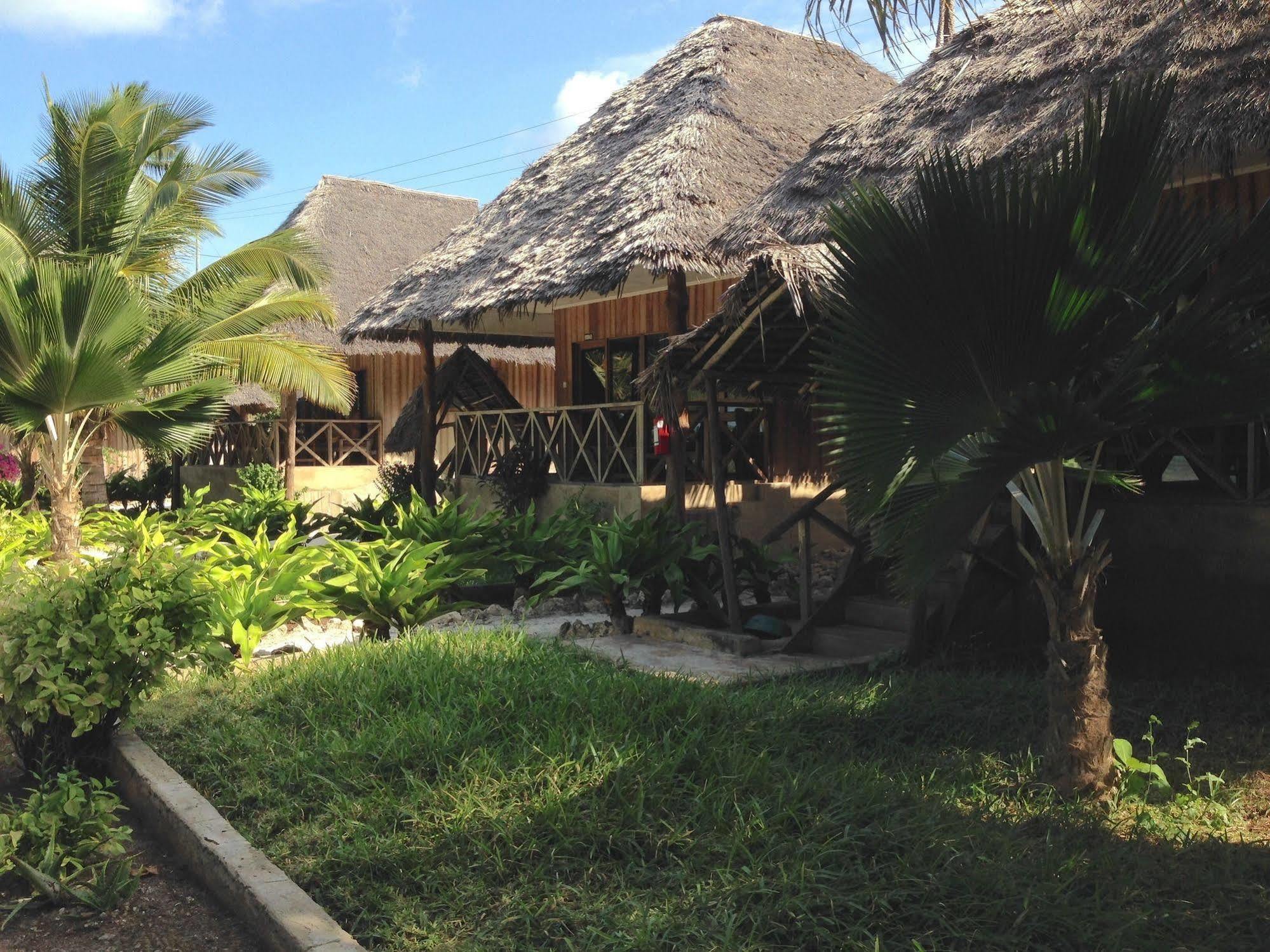 The Cove Hotell Paje Exteriör bild